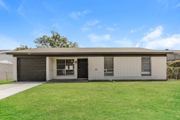 224 Woodgrove St Mesquite, TX 75181